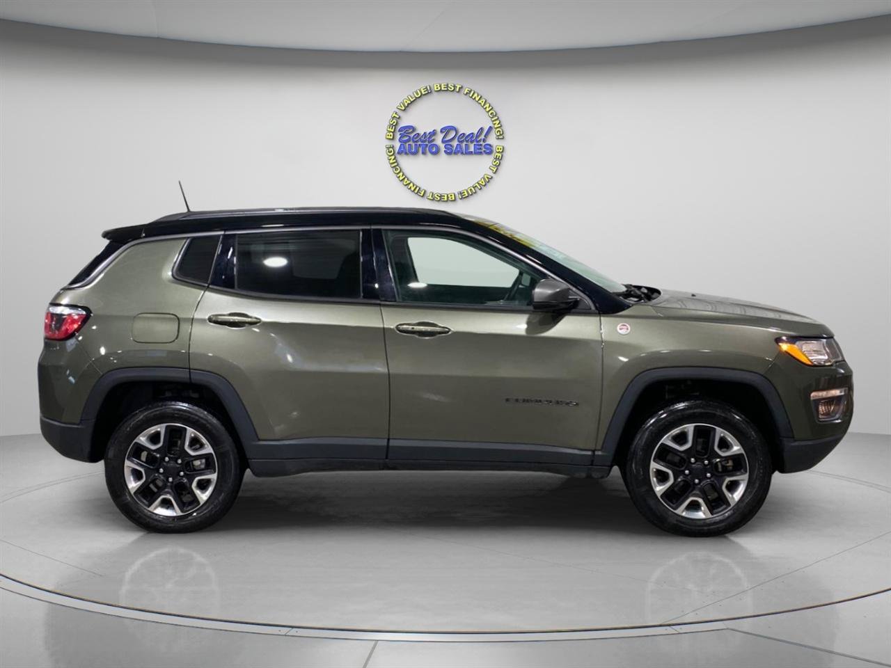 Used 2018 Jeep Compass Trailhawk w/ Cold Weather Group AWD/4WD image 6