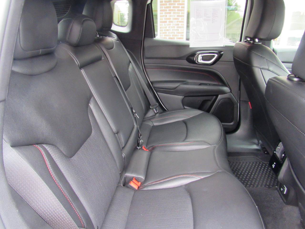 Used 2026 Jeep Compass Trailhawk AWD/4WD image 35
