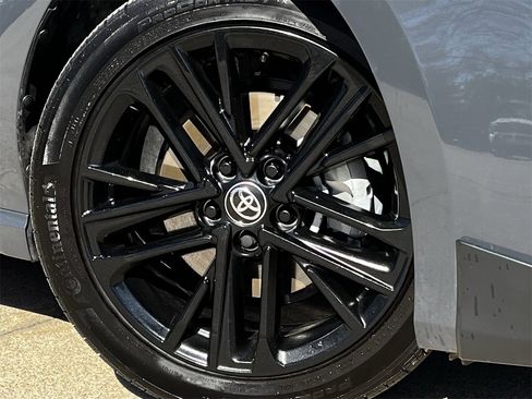 Used 2025 Toyota Camry SE image 28