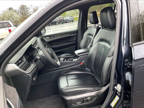 Used 2024 Jeep Grand Cherokee Limited w/ Trailer Tow Package AWD/4WD image 10
