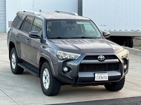 Used 2016 Toyota 4Runner SR5 AWD/4WD image 15