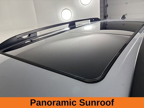 Used 2022 Subaru Ascent Limited w/ Technology Package image 8