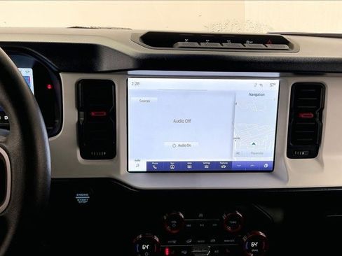 Used 2024 Ford Bronco Heritage Edition image 5