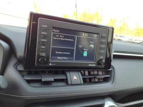 Used 2022 Toyota RAV4 LE image 20