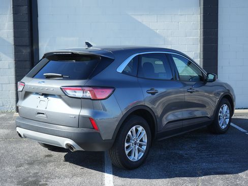 Used 2021 Ford Escape SE image 5