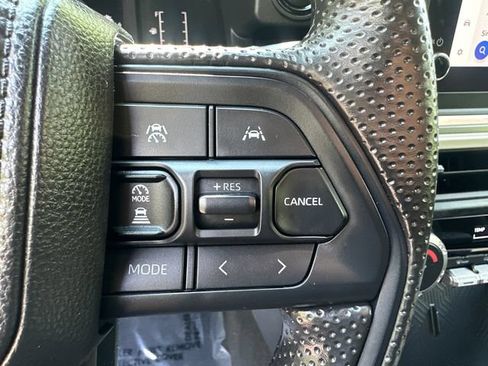 Certified 2026 Toyota Tacoma SR5 AWD/4WD image 32