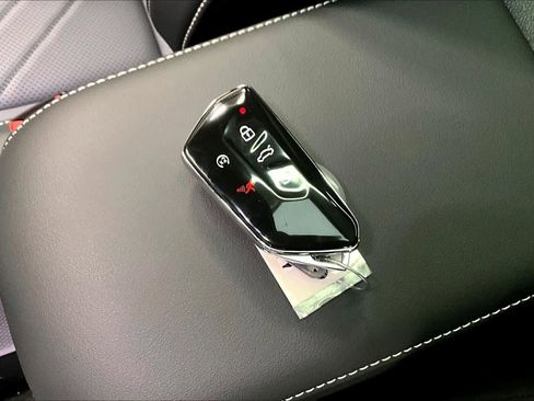 New 2026 Volkswagen Tiguan SE R-Line image 35