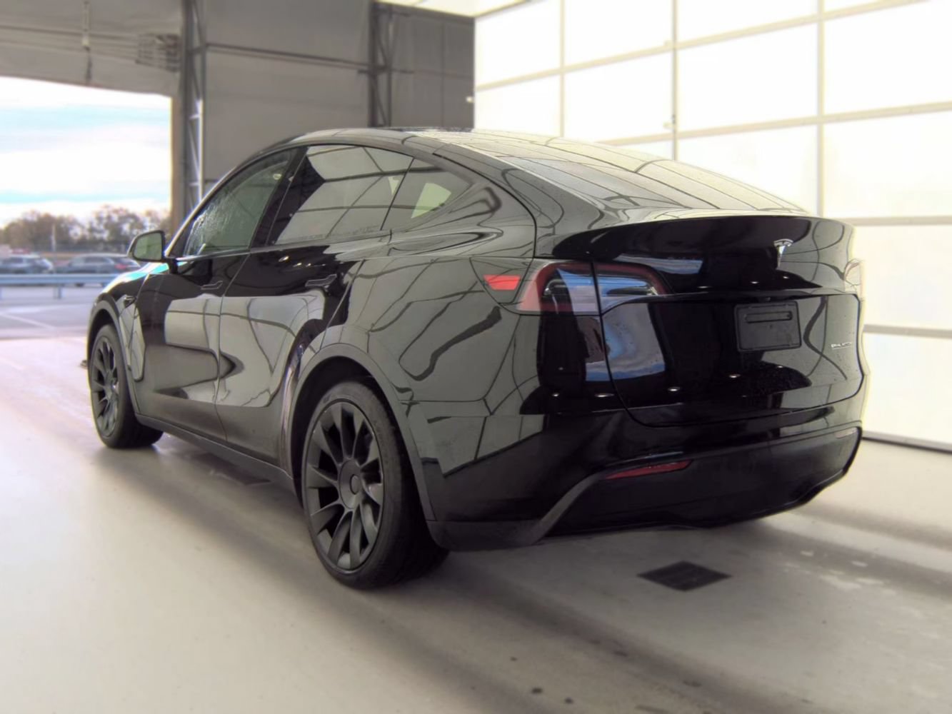 Used 2023 Tesla Model Y Long Range AWD/4WD image 5