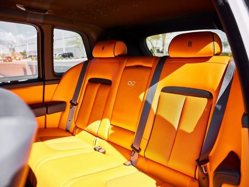 Used 2024 Rolls-Royce Cullinan Black Badge image 50