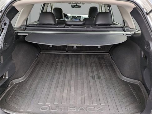 Used 2018 Subaru Outback 2.5i Limited image 10