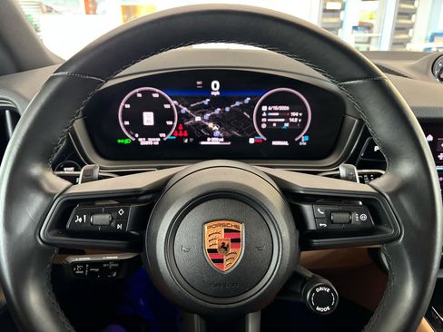 Used 2025 Porsche Cayenne w/ Premium Package Plus AWD/4WD image 15