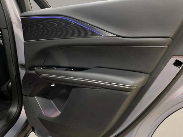 Used 2024 Cadillac Lyriq Sport RWD image 70