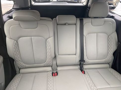 Used 2023 Jeep Grand Cherokee Summit image 40