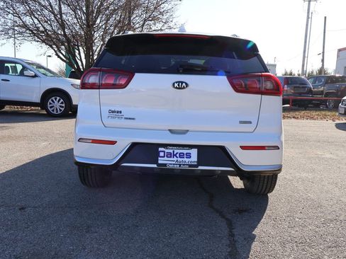 Used 2019 Kia Niro S Touring image 6