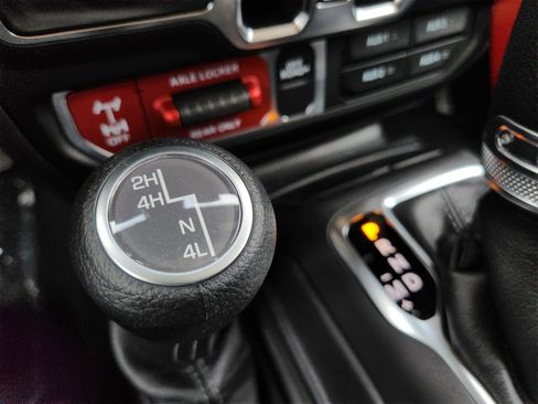 New 2025 Jeep Gladiator Willys image 8