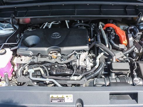 Used 2021 Toyota Highlander XLE AWD/4WD image 39