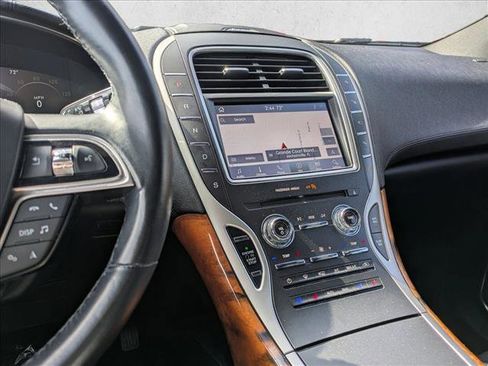 Used 2020 Lincoln Nautilus Reserve w/ Equipment Group 201A image 12