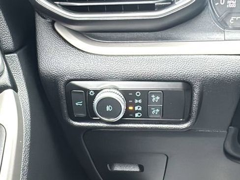 Certified 2022 Ford Explorer XLT w/ Equipment Group 202A image 14