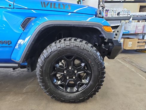 Used 2023 Jeep Gladiator Willys image 21