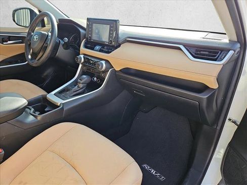 Used 2021 Toyota RAV4 XLE w/ Convenience Package FWD image 21