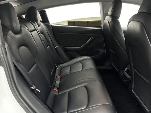 Used 2021 Tesla Model 3 Standard Range Plus image 32