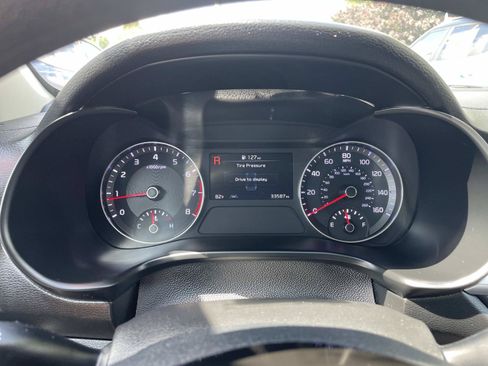 Used 2023 Kia Forte LXS w/ LXS Technology Package FWD image 32