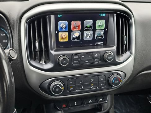 Used 2018 Chevrolet Colorado LT image 18