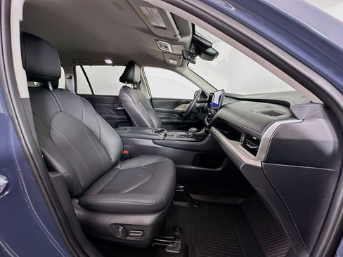 Certified 2024 Toyota Grand Highlander AWD image 30
