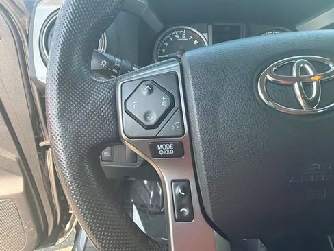 Used 2020 Toyota Tacoma SR5 RWD image 20