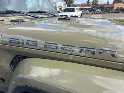 Used 2025 Jeep Gladiator Sport image 4