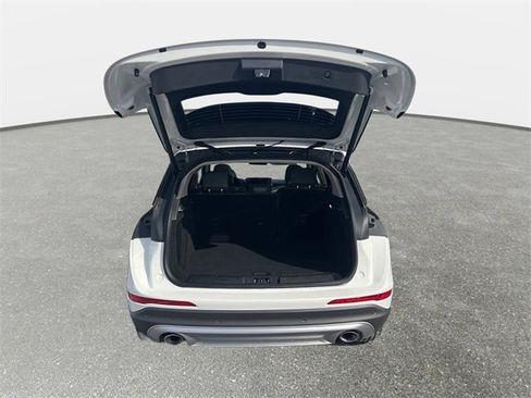 Used 2026 Lincoln Corsair Premiere image 9