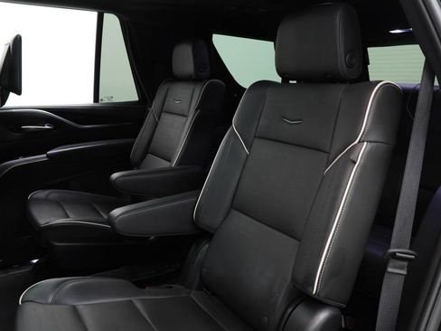 Used 2023 Cadillac Escalade Sport AWD/4WD image 17