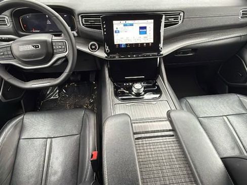 Used 2024 Jeep Wagoneer L Series II w/ Flexible Seating Group image 26