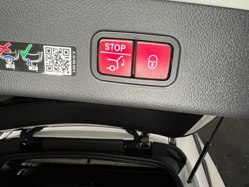 New 2026 Mercedes-Benz GLC 350e 4MATIC image 17