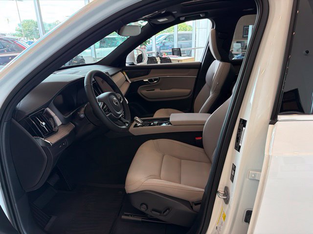 New 2026 Volvo XC90 T8 Plus w/ Protection Package Premier AWD/4WD image 12
