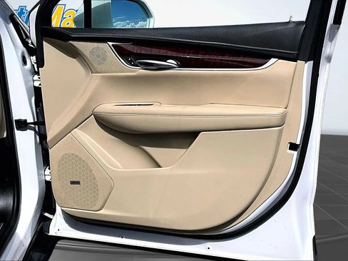 Used 2018 Cadillac XT5 Luxury w/ Driver Awareness Package AWD/4WD image 33