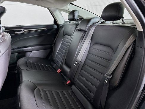 Used 2015 Ford Fusion SE w/ Equipment Group 202A image 23