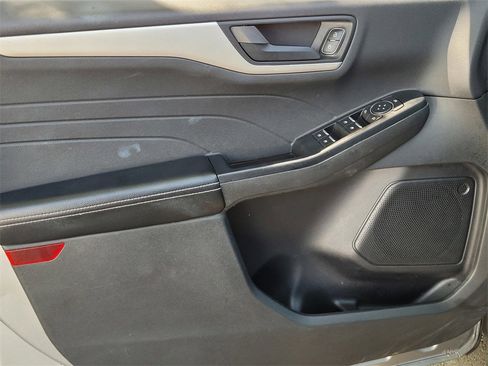 Used 2022 Ford Escape SE image 15