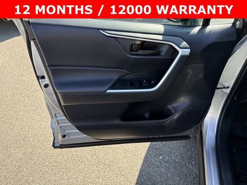 Used 2021 Toyota RAV4 LE AWD/4WD image 13