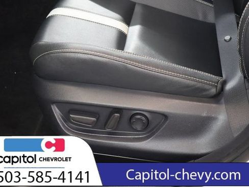 Used 2025 Toyota Camry SE FWD image 13