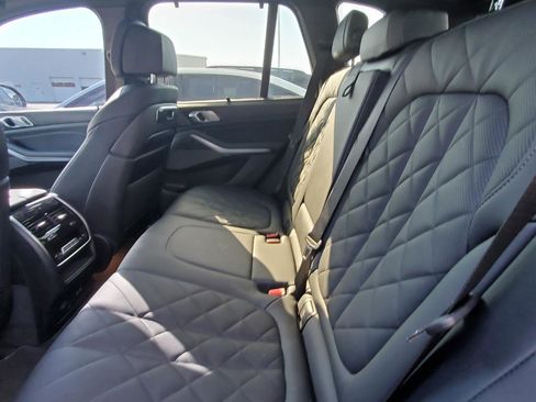 Used 2024 BMW X5 xDrive40i AWD/4WD image 5
