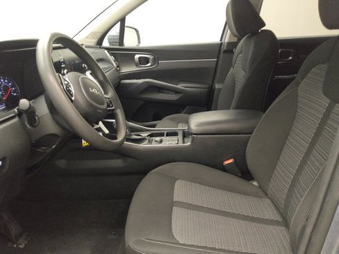 Used 2023 Kia Sorento LX FWD image 17