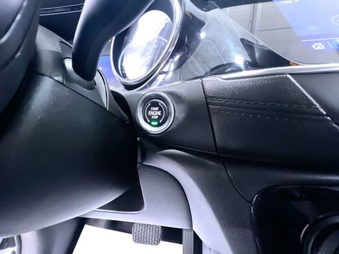 Used 2021 Buick Encore GX Essence FWD image 17