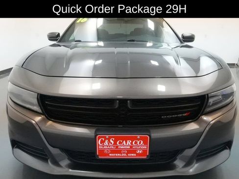 Used 2016 Dodge Charger SXT RWD image 2