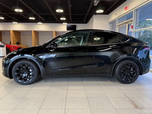 Used 2021 Tesla Model Y Long Range AWD/4WD image 7