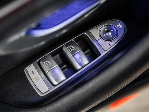 Used 2018 Mercedes-Benz E 300 4MATIC image 34
