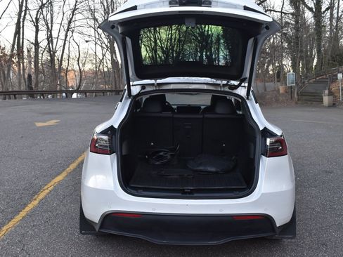 Used 2021 Tesla Model Y Long Range image 38