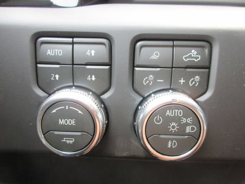 New 2026 GMC Sierra 1500 AT4 w/ AT4 Premium Package AWD/4WD image 17