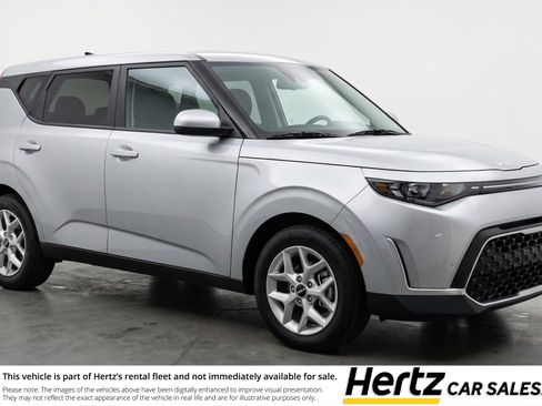 Used 2025 Kia Soul LX w/ LX Technology Package FWD image 1