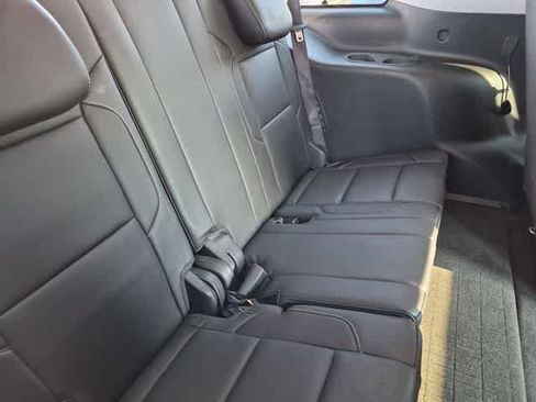 Used 2017 GMC Yukon SLT w/ Open Road Package AWD/4WD image 23